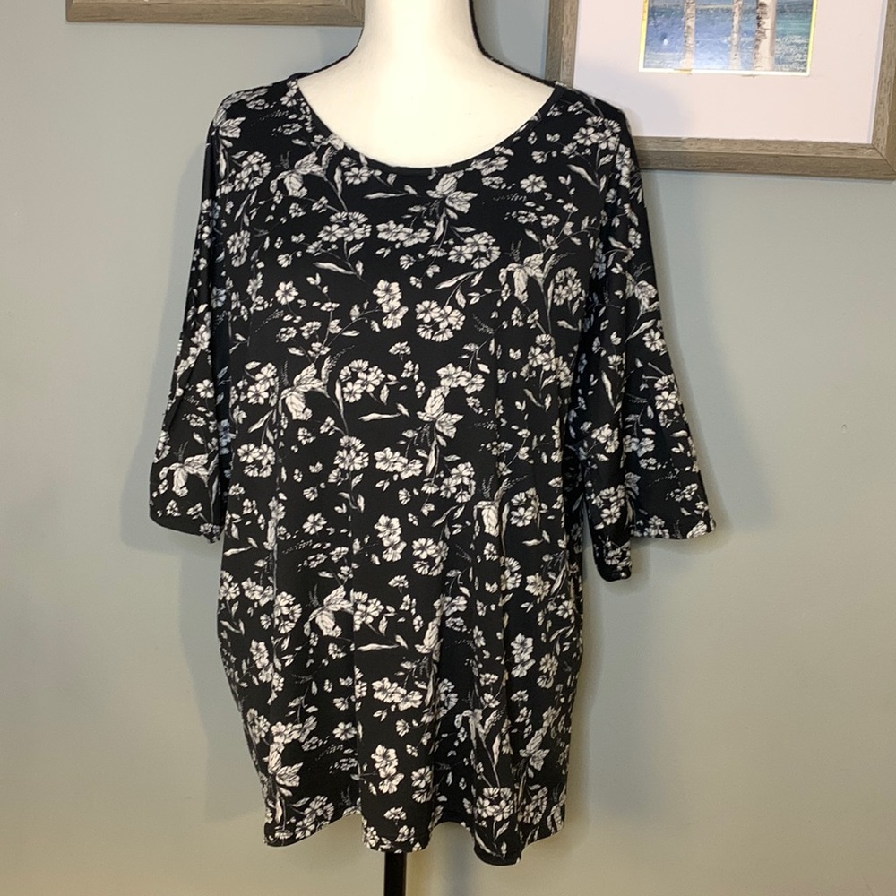 Floral plus size top